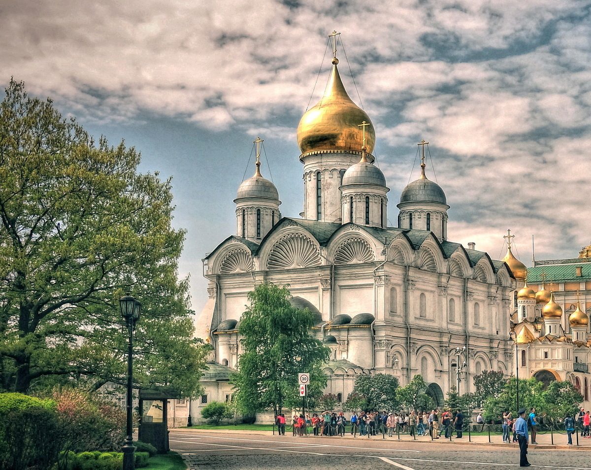 Архангельский собор на Соборной площади Московского Кремля