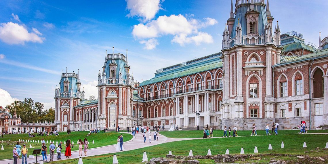 Экскурсии по Царицыно в Москве с посещением дворца, музея и парка, цены 2023 и заказ онлайн