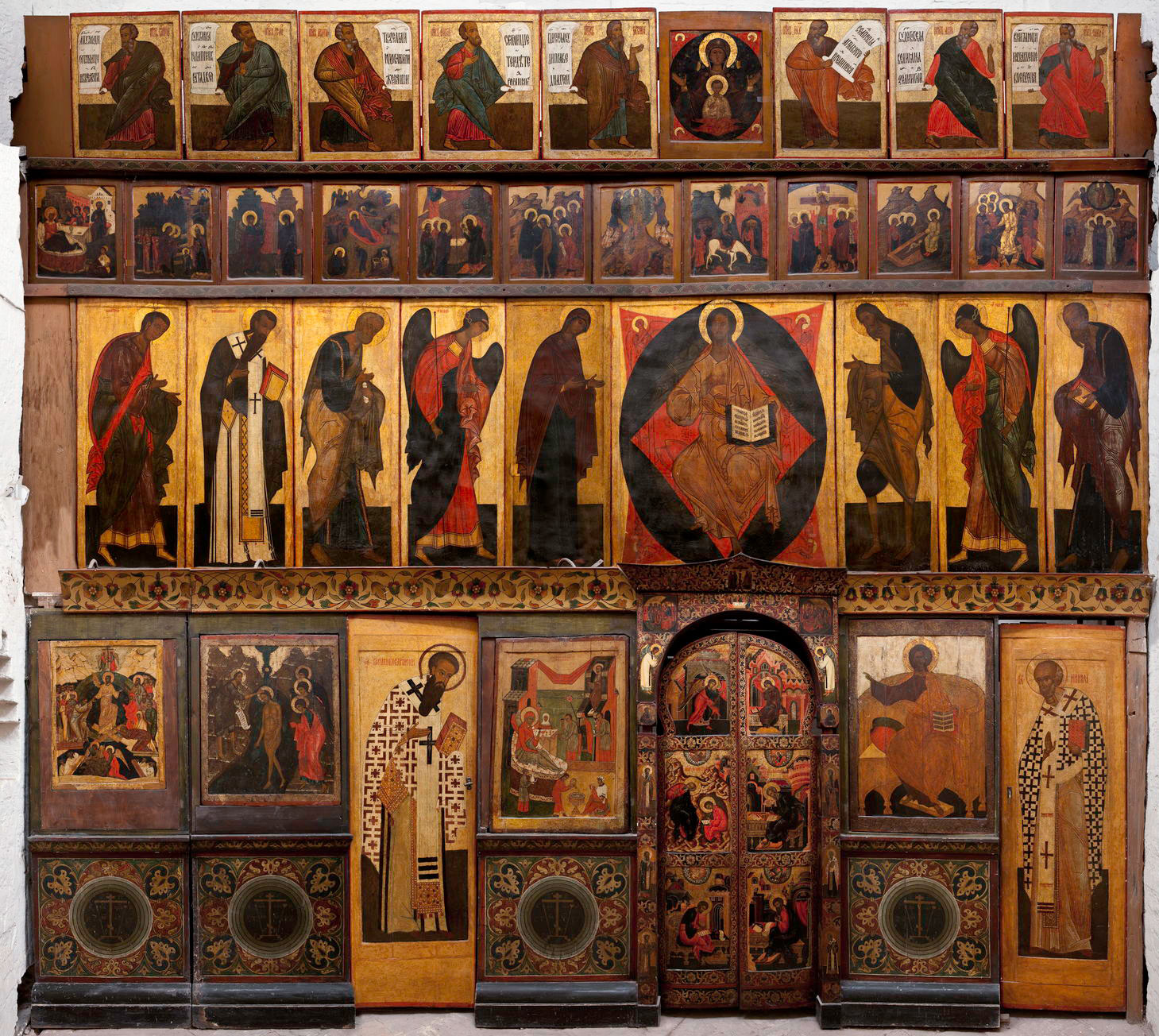 Царские врата иконостаса церкви Варлаама Хутынского Покровского собора в Москве