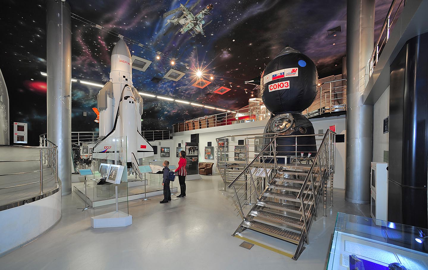 Зал "Международный космический парк" в музее космонавтики в Москве