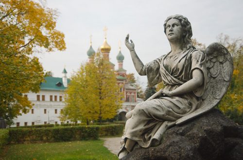 Экскурсии по Новодевичьему кладбищу в Москве