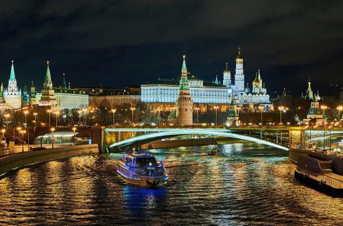Ночные прогулки по Москве-реке