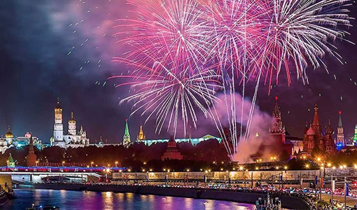 День Победы и салют на Москве-реке