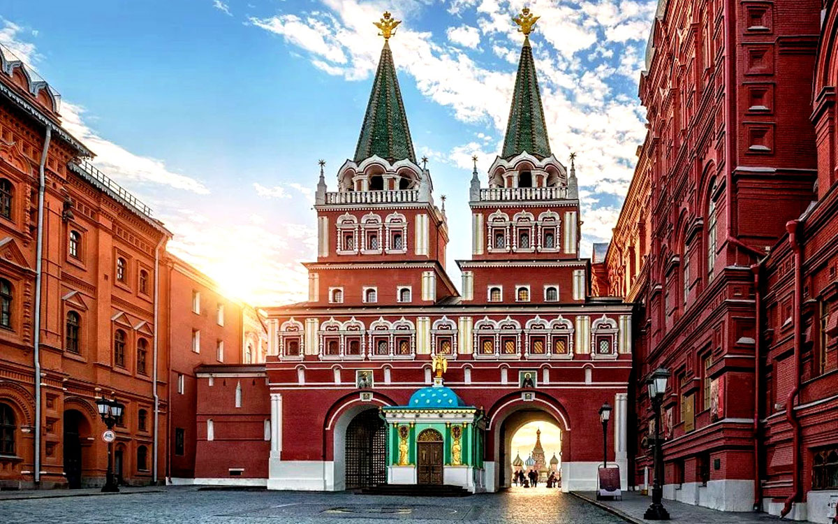 Иверская часовня и Воскресенские ворота на Красной площади
