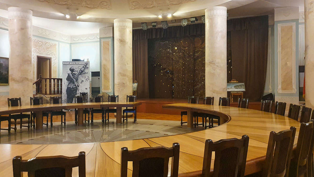 Зал заседаний ставки Верховного Главнокомандующего в бункере Сталина в Измайлово