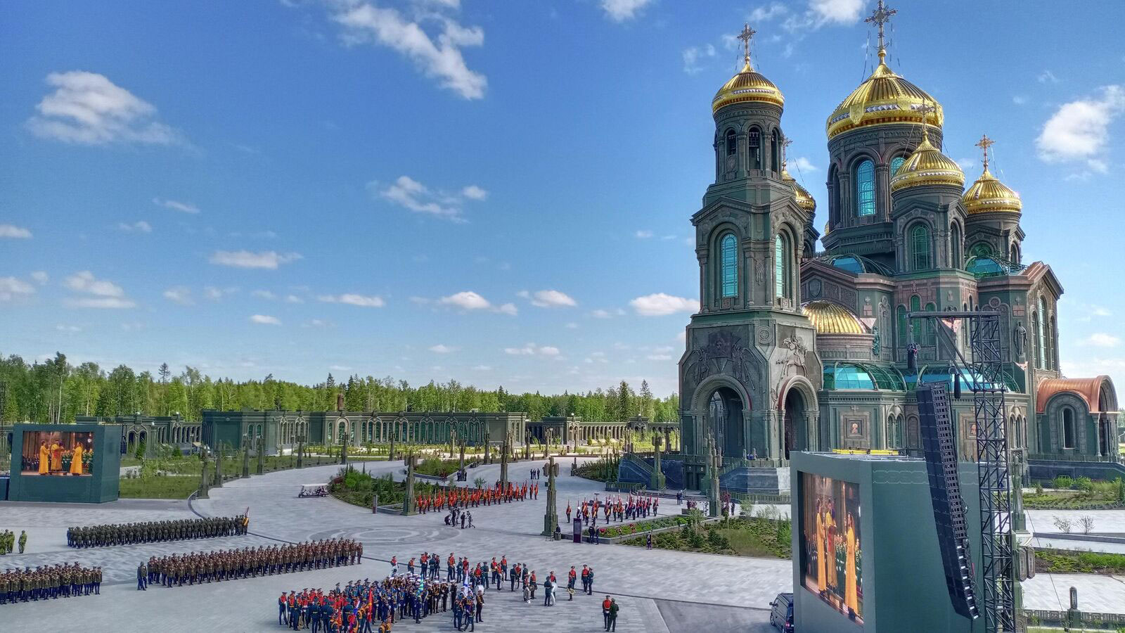Церемония освещения главного храма Вооруженных Сил России в Кубинке