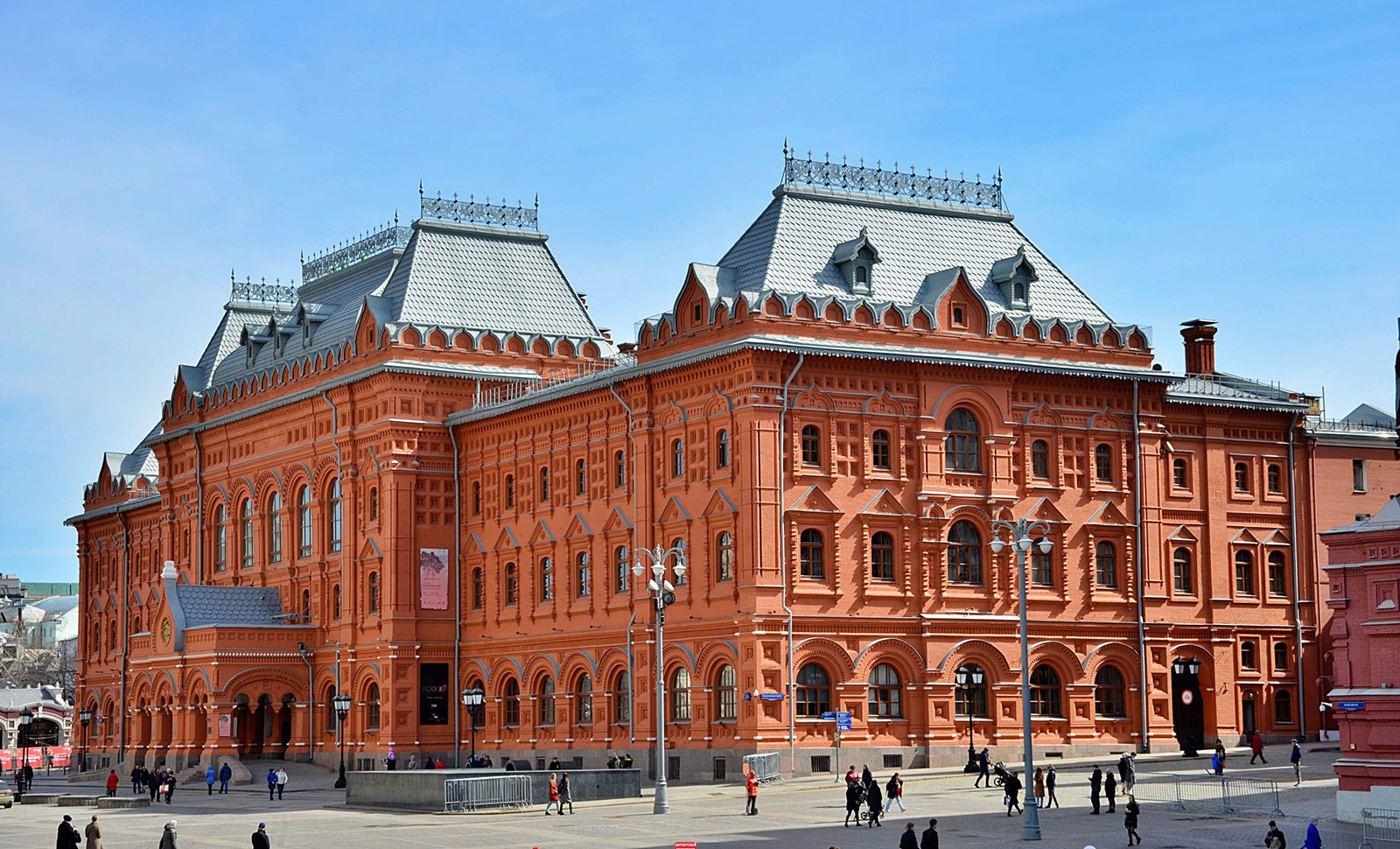 Здание бывшей городской думы на Красной площади