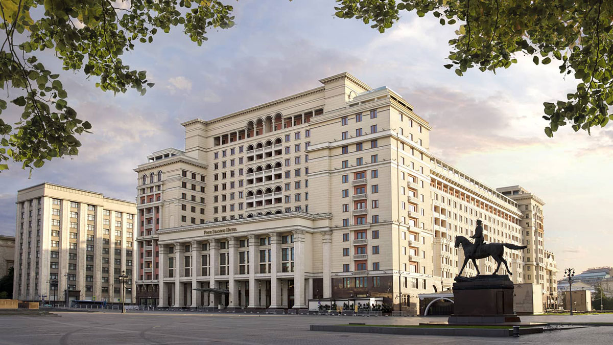Гостиница «Москва» рядом с Красной площадью