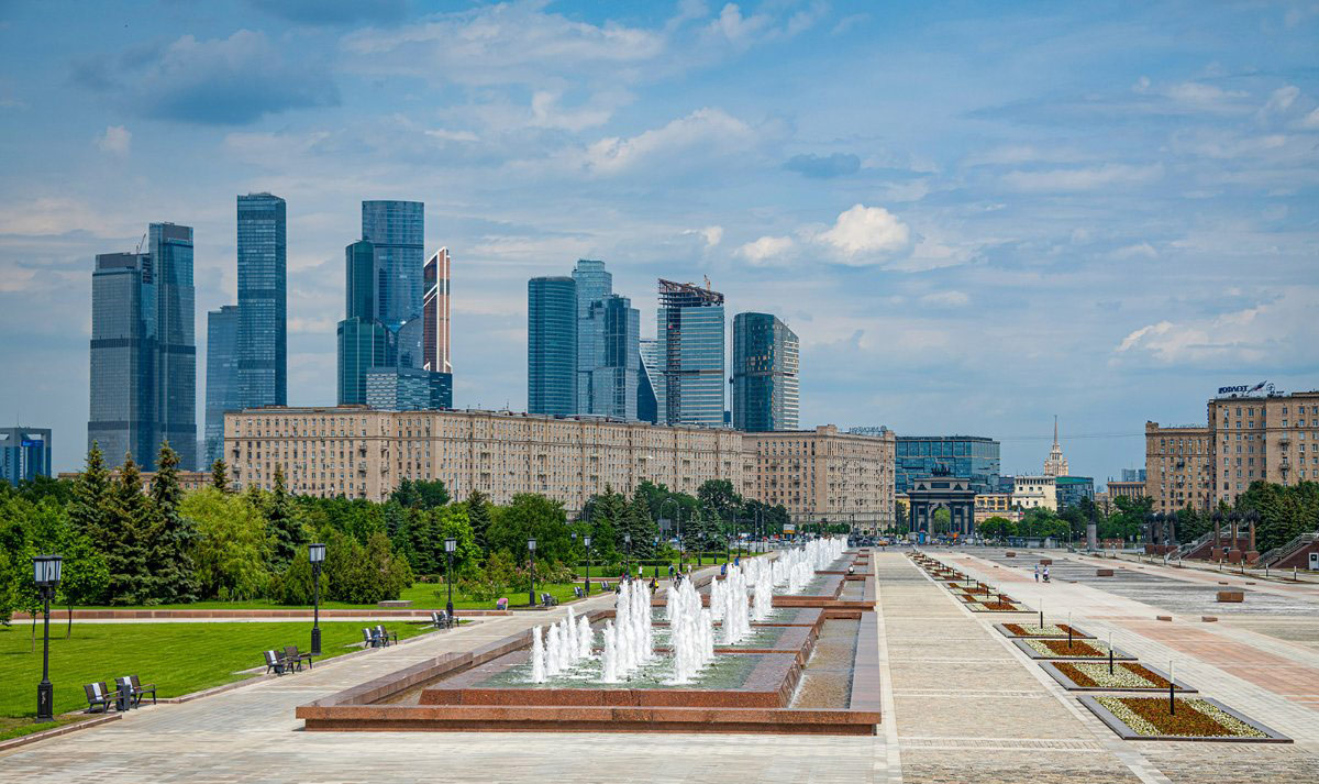 Фонтанный комплекс «Годы войны» в парке Победы на Поклонной горе в Москве