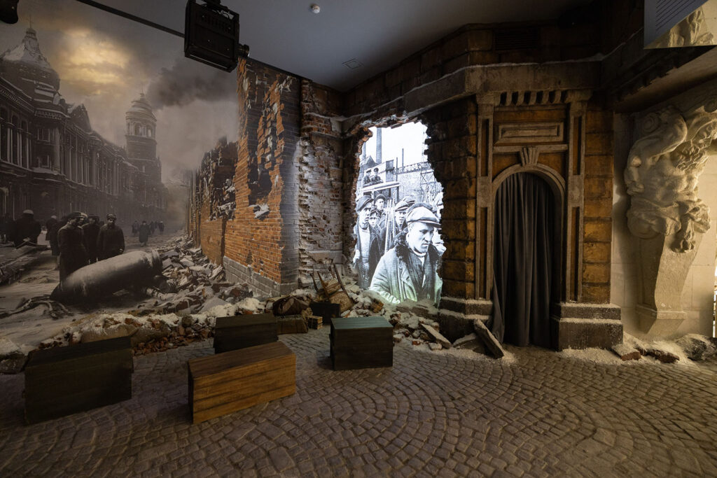 Экспозиция «Путь к Победе» в музее Победы на Поклонной горе в Москве