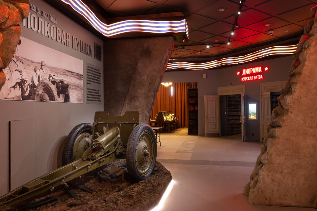 Экспозиция «Путь к Победе» в музее Победы на Поклонной горе в Москве