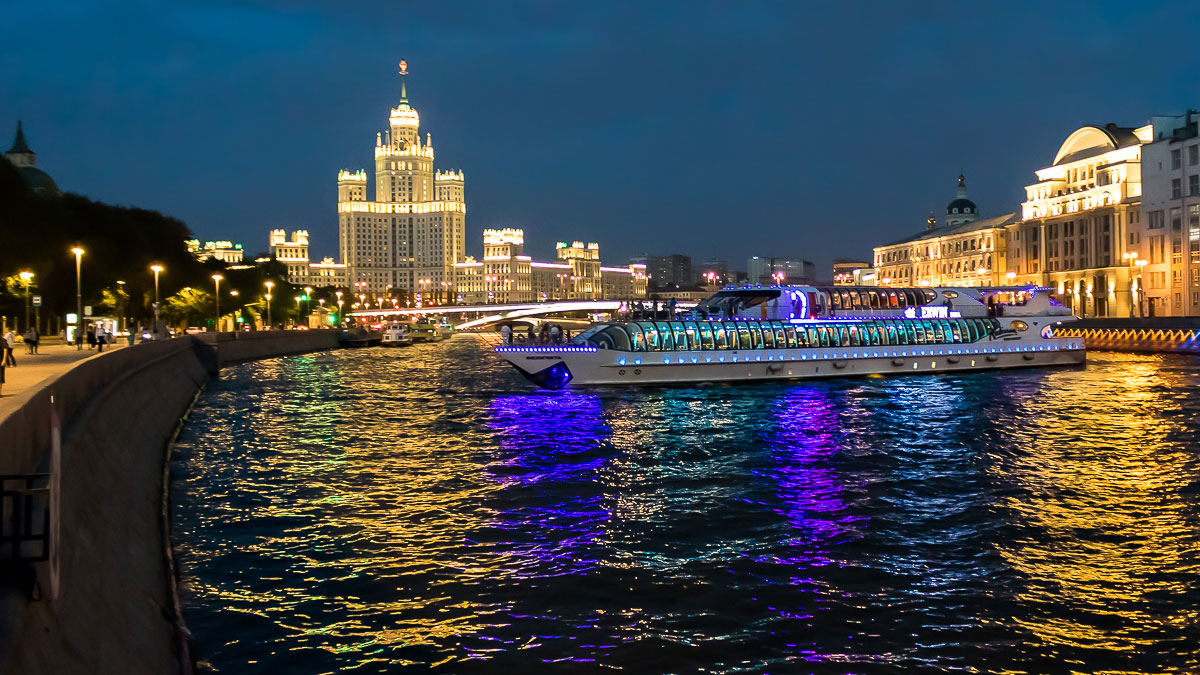 Тур по Москве-реке на борту яхты Radisson