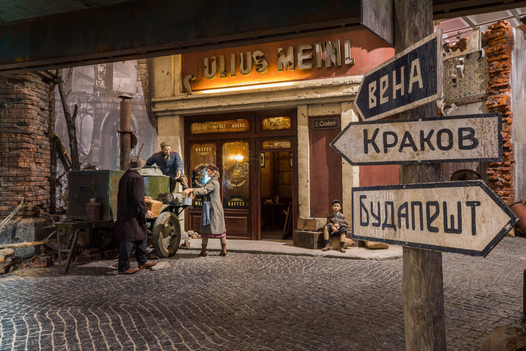 Экспозиция «Подвиг Народа» в музее Победы на Поклонной горе в Москве