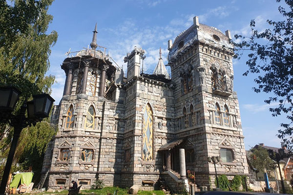 Необычная экскурсия в Москве - Мистический замок в Балашихе  