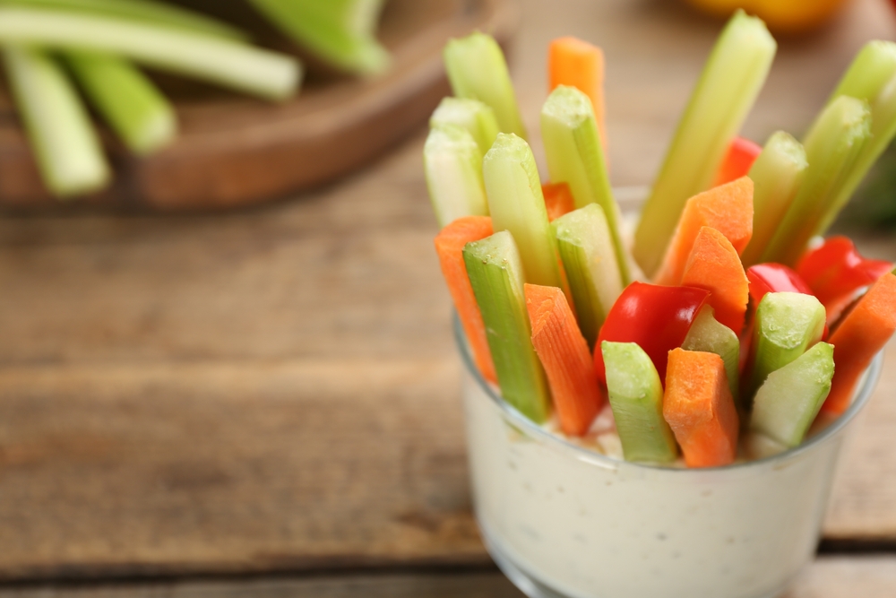 Celery,And,Other,Vegetable,Sticks,With,Dip,Sauce,In,Glass