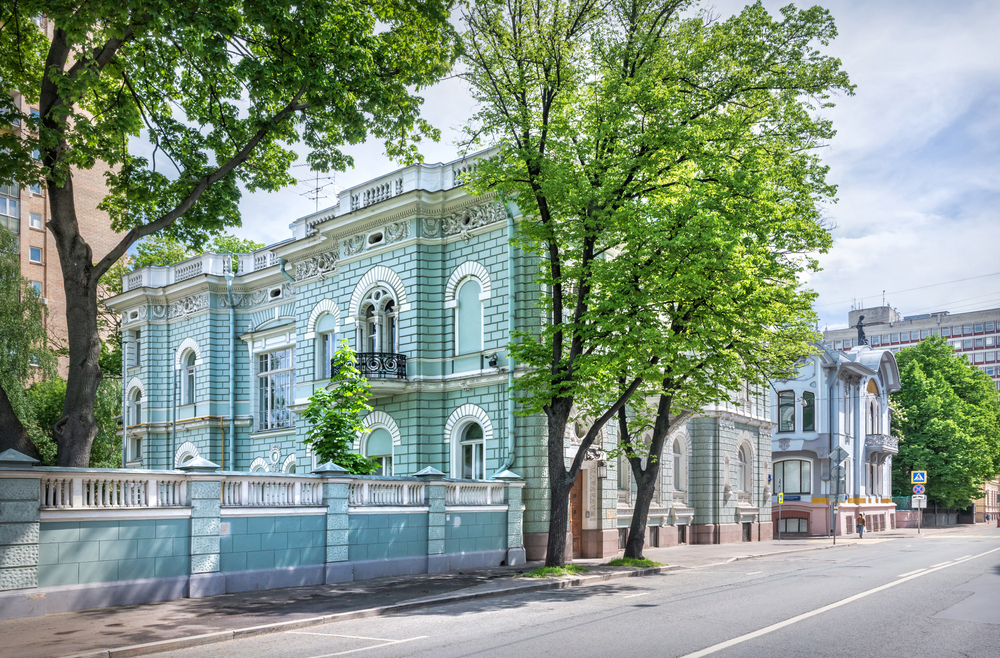Schlosberg's,House,On,Povarskaya,Street,In,Moscow,On,A,Summer