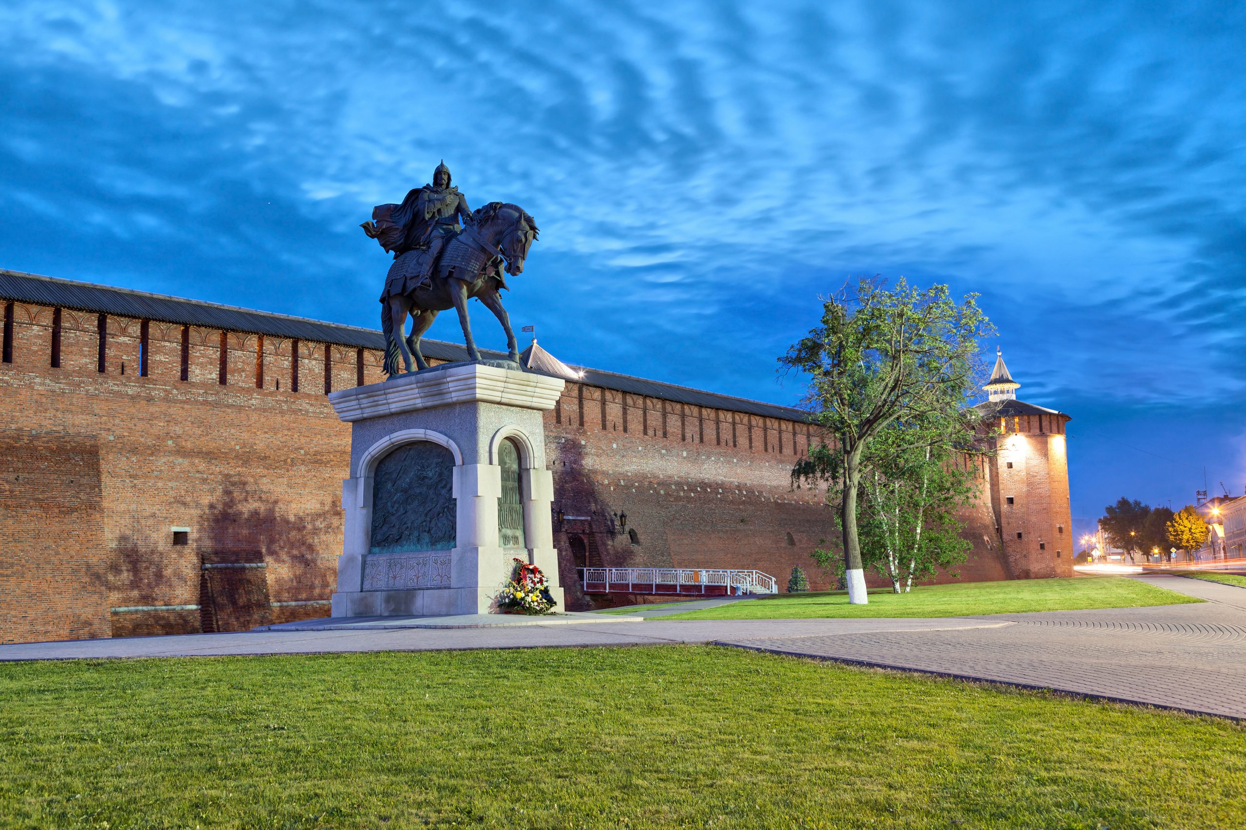 A,Monument,To,Dmitry,Donskoy,And,Kremlin,Wall,In,Kolomna,