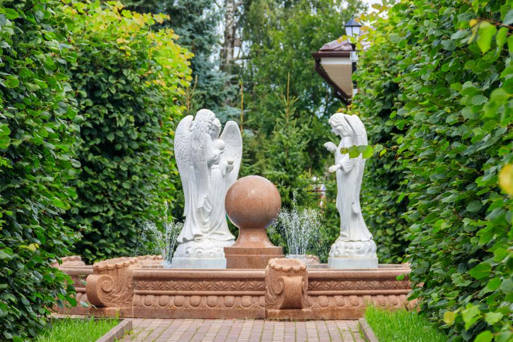 Angel,Fountain,In,Holy,Trinity-saint,Seraphim-diveyevo,Monastery,In,Diveyevo,,Russia