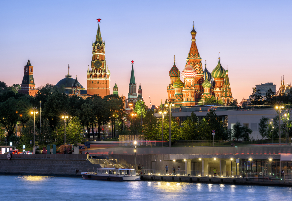 Moscow,Kremlin,And,St,Basil`s,Cathedral,At,Night,,Russia.,Zaryadye