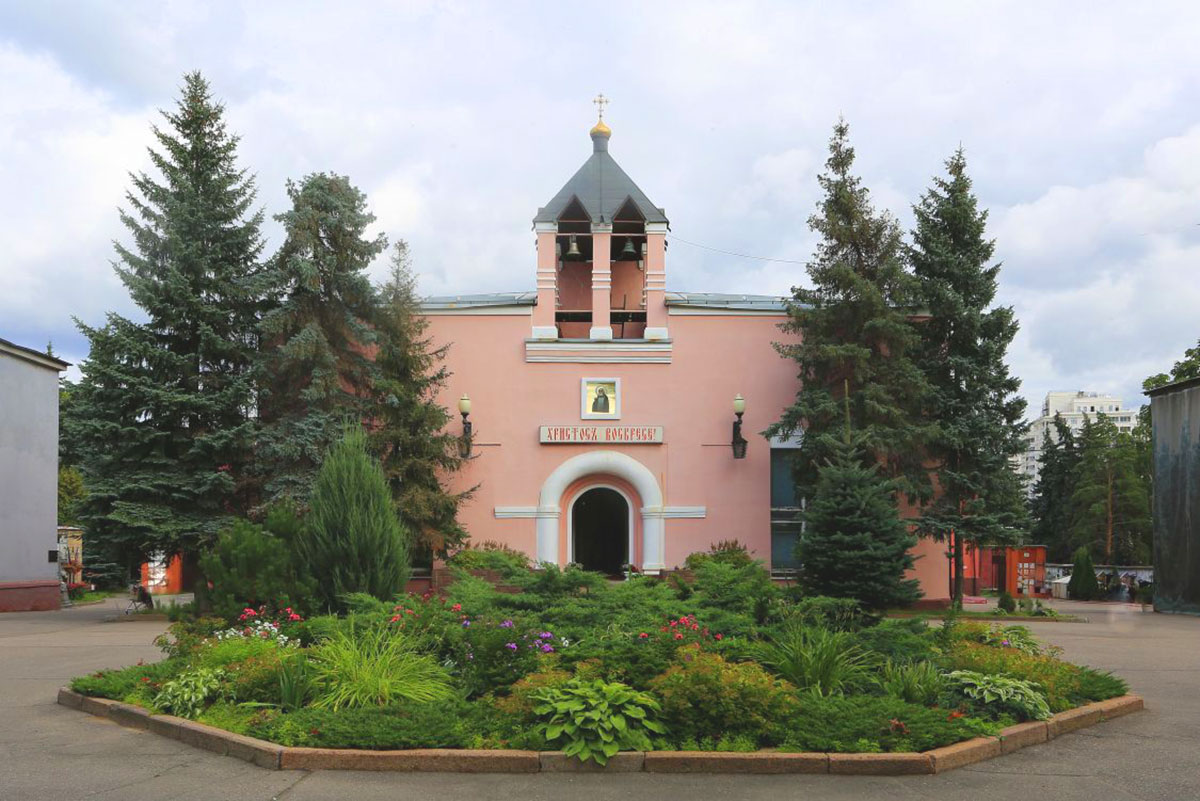 Храм преподобного Серафима Саровского и Анны Кашинской в Донском монастыре