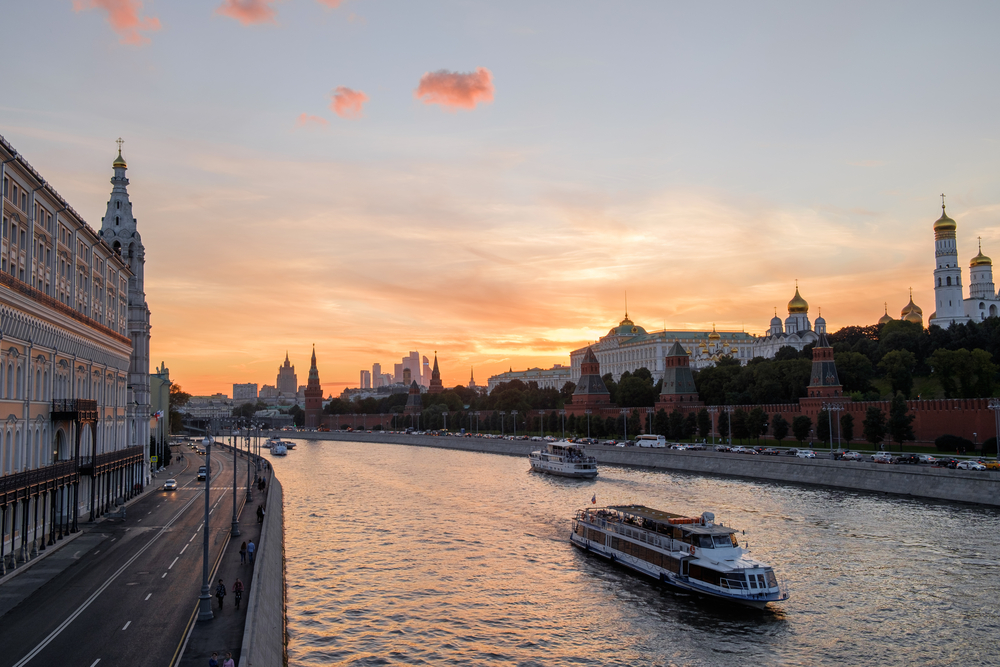 Sunset,Near,Famous,Historical,Landmark,Of,Russia.,The,Moscow,River,