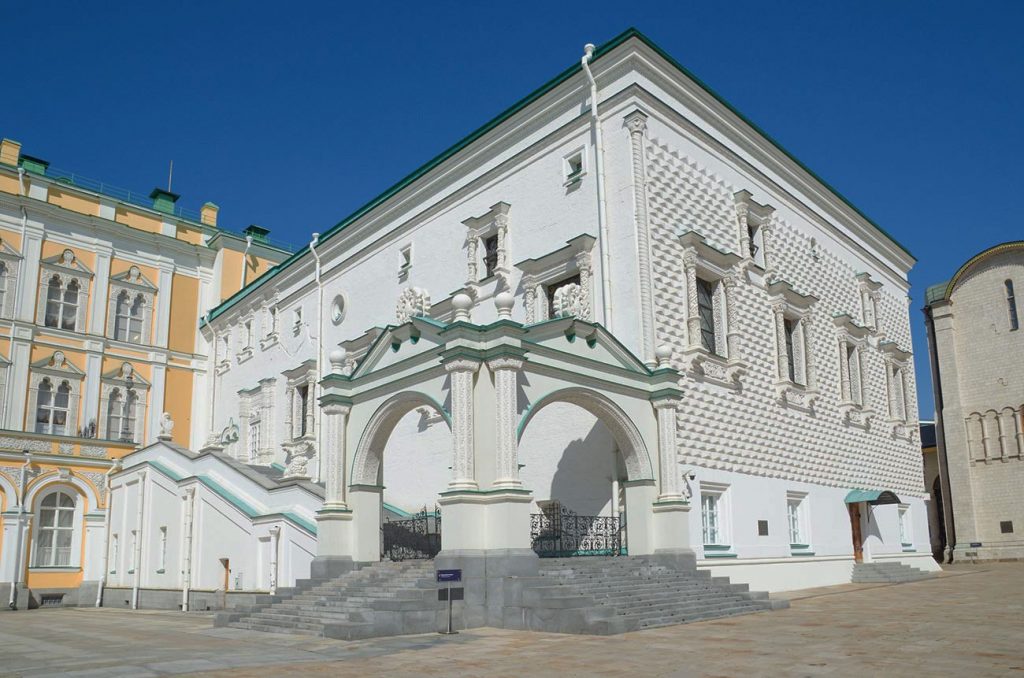 Красное крыльцо Грановитовой палаты
