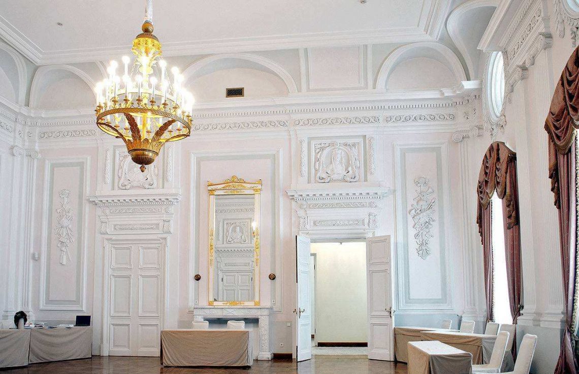 петровский путевой дворец залы