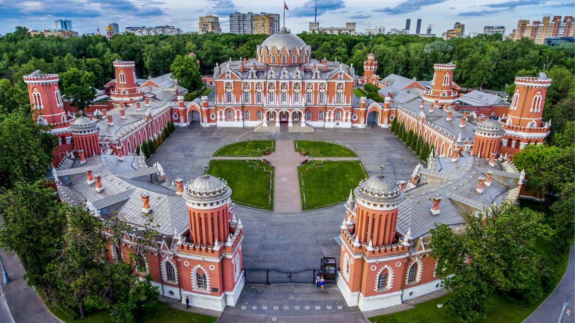 Петровский Путевой дворец в Москве