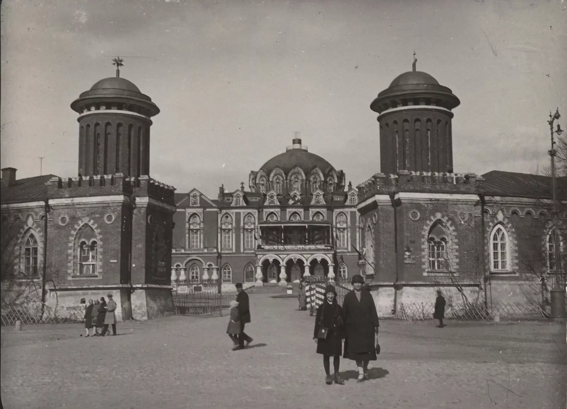 Петровский Путевой дворец в Москве, фотография неизвестного фотографа, 1927-1933 гг.
