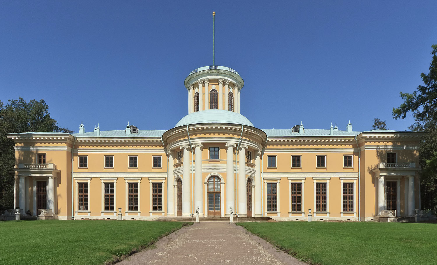 Большой Юсуповский дворец в Архангельском