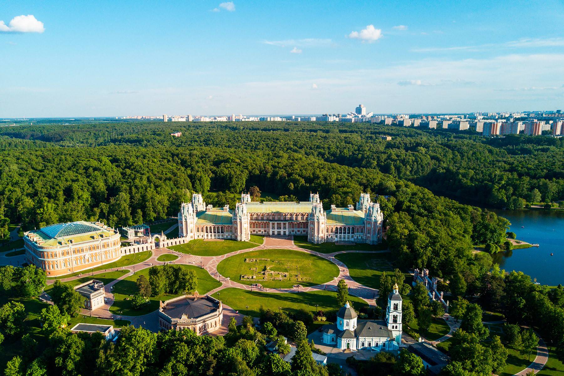 Вид сверху на Царицыно 