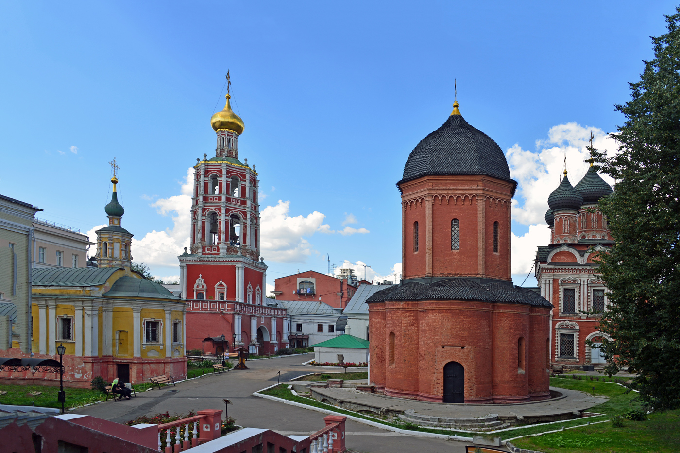 Высоко-Петровский мужской монастырь в Москве