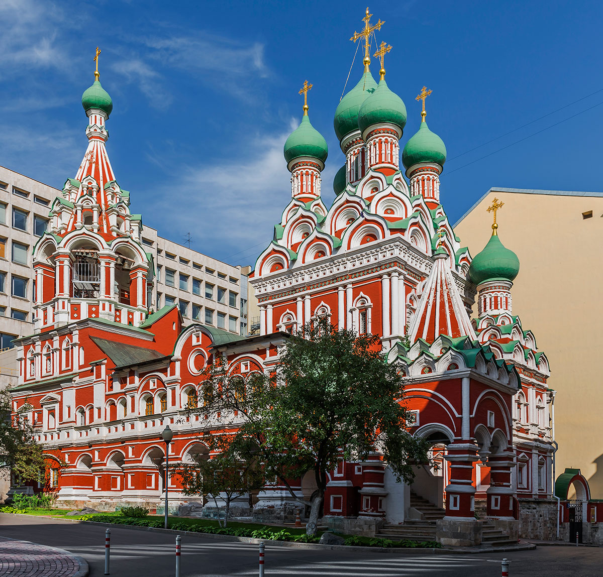 Церковь Святой Живоначальной Троицы в Никитниках