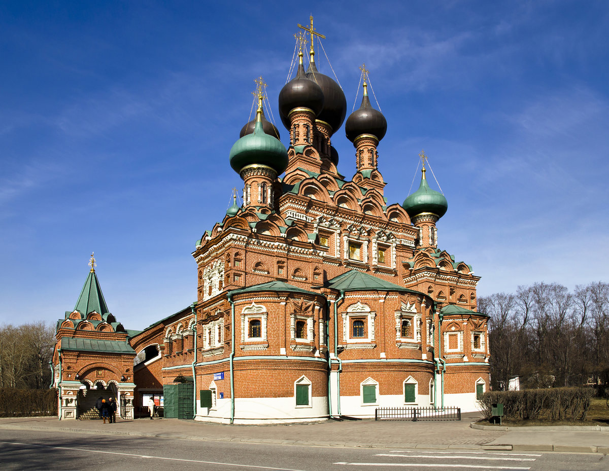 Храм Троицы Живоначальной в Останкино