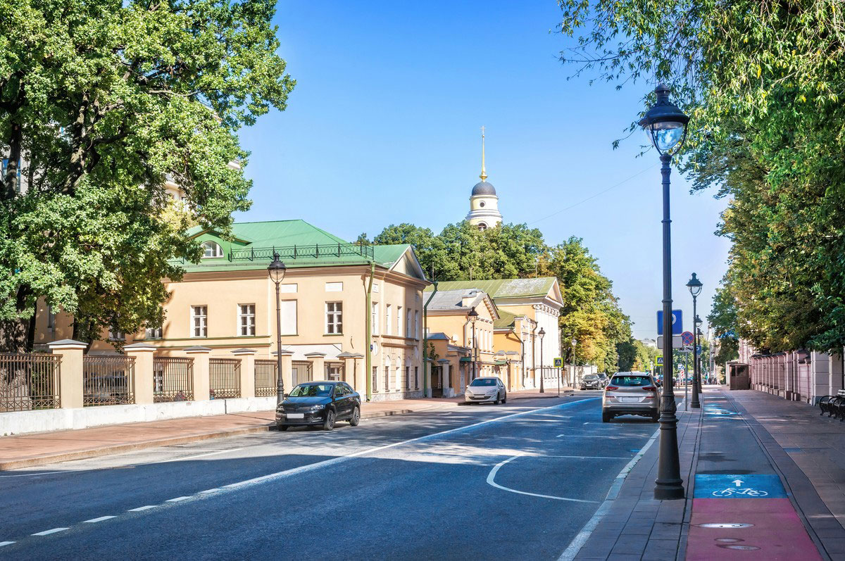 Большая Никитская улица в Москве