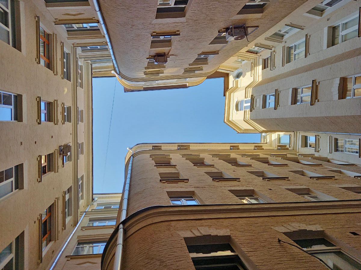 Дворы Никитского бульвара в Москве