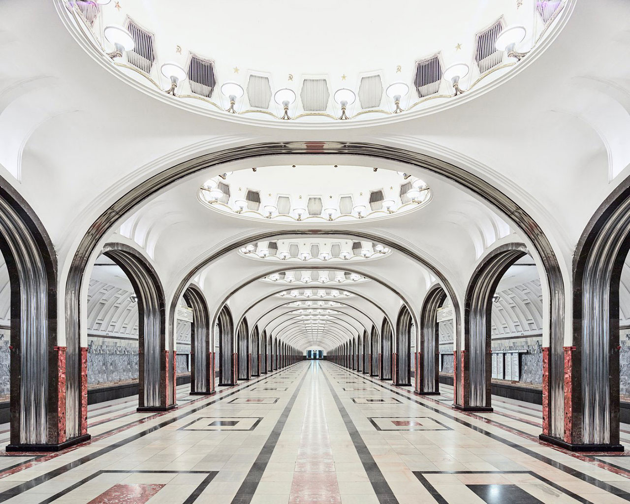Станция метро «Маяковская» в Москве