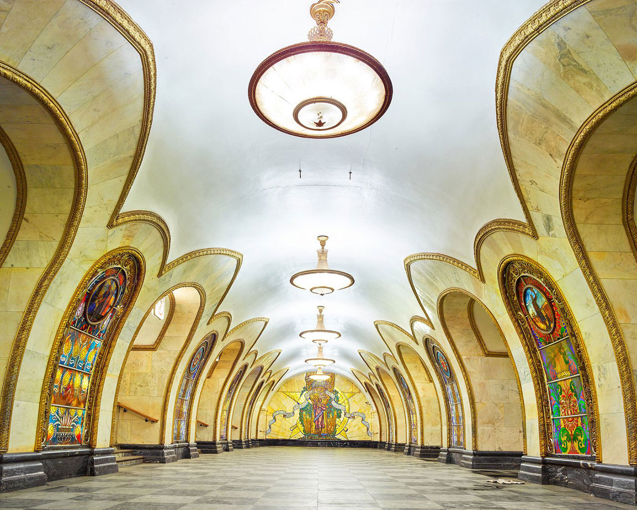 Станция метро «Новослободская» в Москве