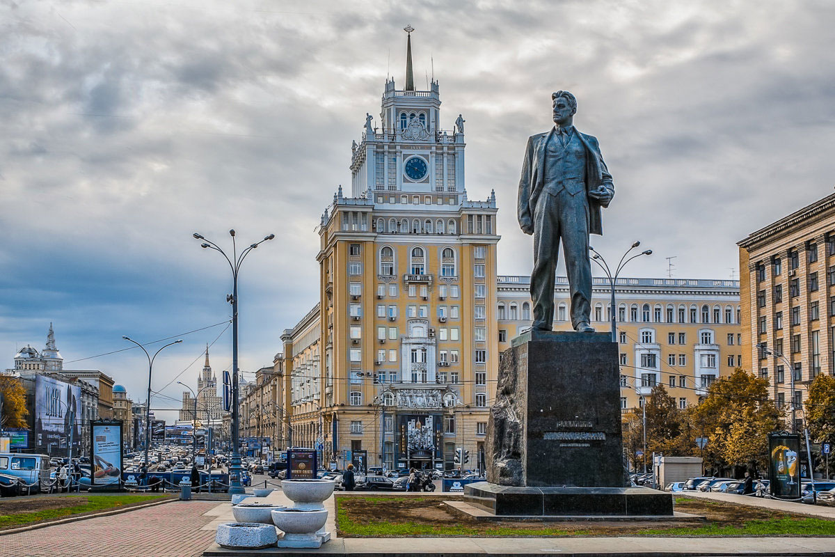 Памятник Маяковскому в Москве