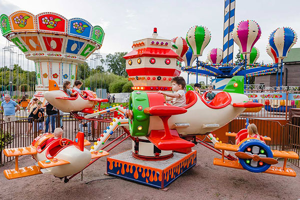 Парк Горького и Луна-парк «Карусель» в Москве