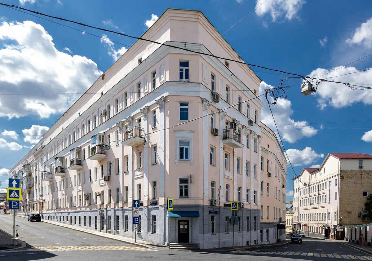 Дом‑утюг Кулакова в Москве на Хитровке