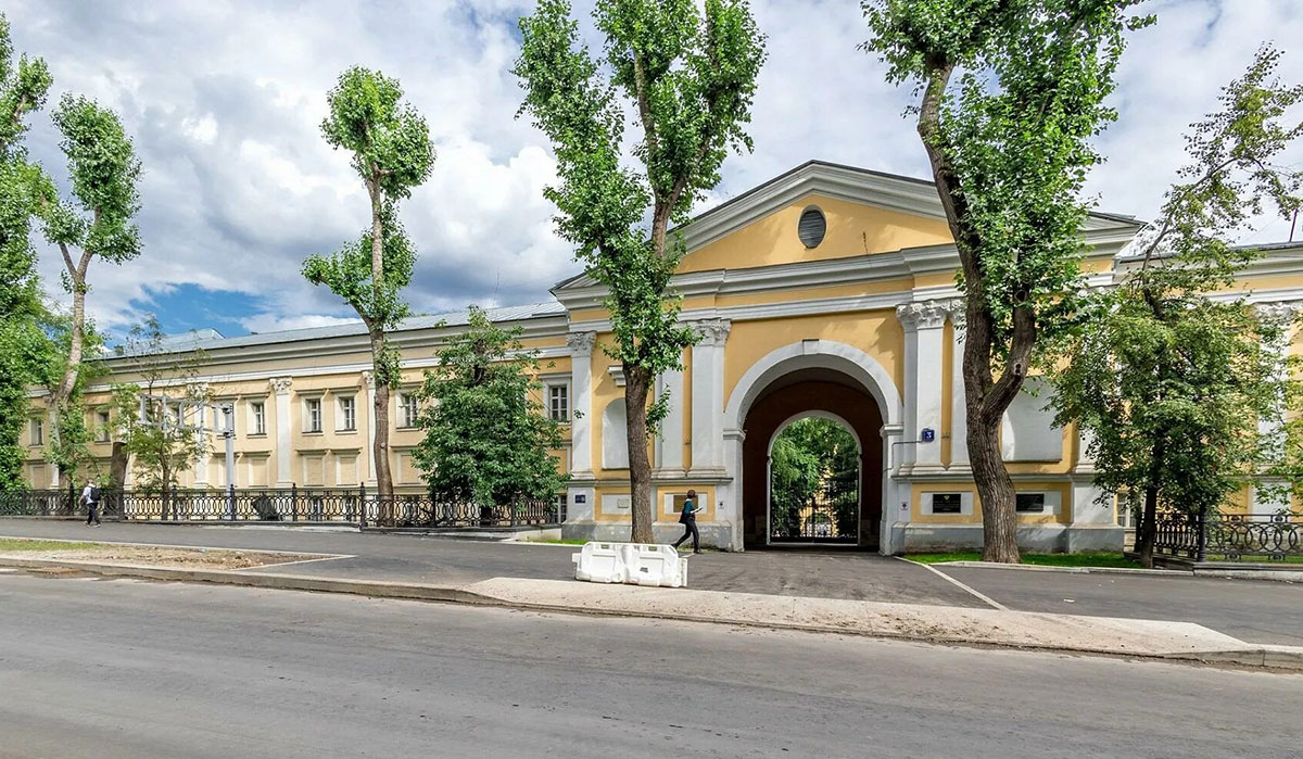 Лефортовский дворец в Москве