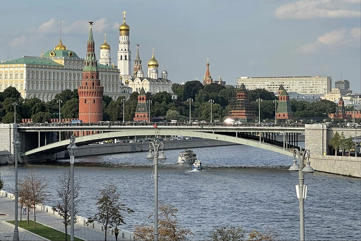 Смотровая площадка на Большом Каменном мосту в Москве