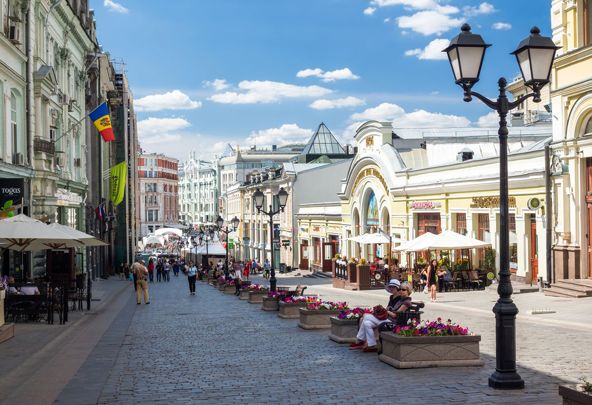 Улица Кузнецкий мост в Москве