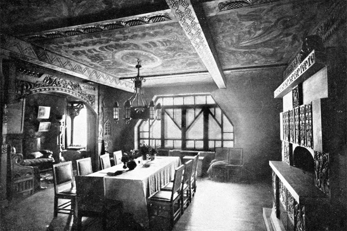 Общий вид столовой залы дома Перцова в Москве, 1907 г.