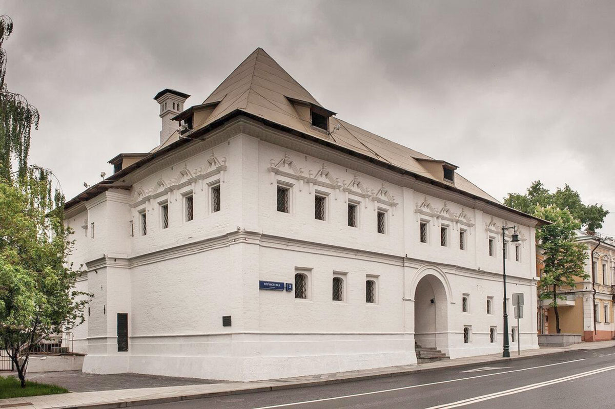 Белые палаты на Пречистенке в Москве