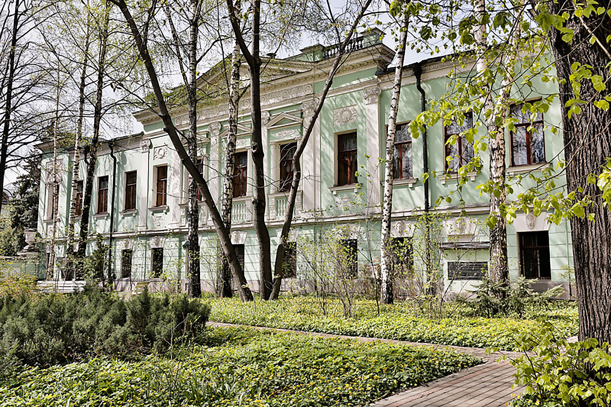 Фасад особняк А. И. Коншиной в Москве