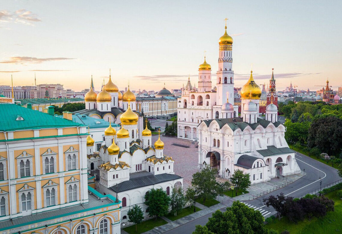 Соборы и храмы Кремля