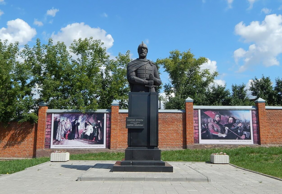 Памятник Дмитрию Пожарскому в Зарайске