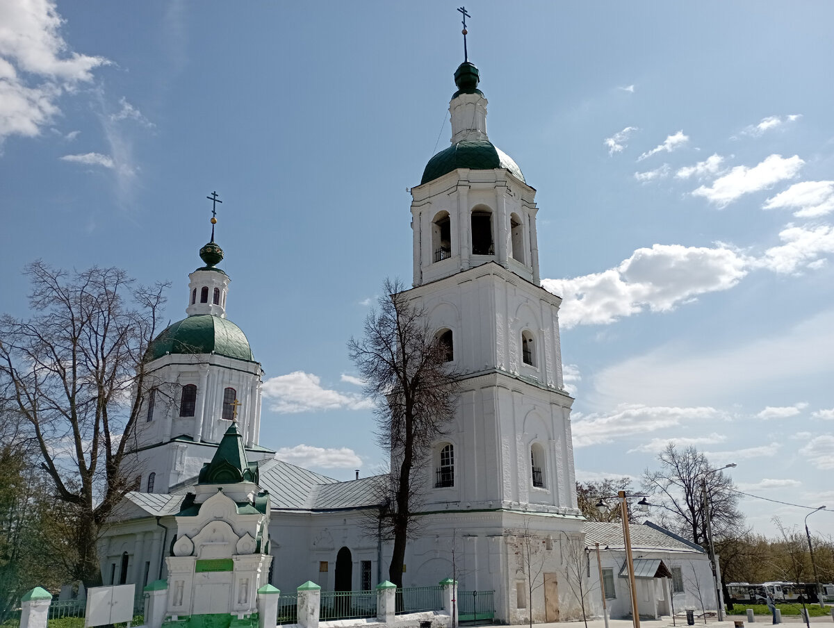 Церковь Троицы Живоначальной (Троицкая церковь) в Зарайске